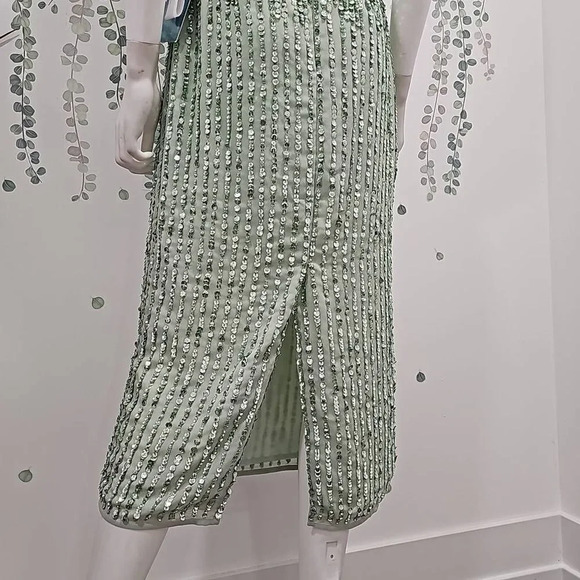 Mac Duggal SEQUINED SLEEVELESS V-NECK MIDI SHEATH DRESS Sz 2 - Picture 7 of 9